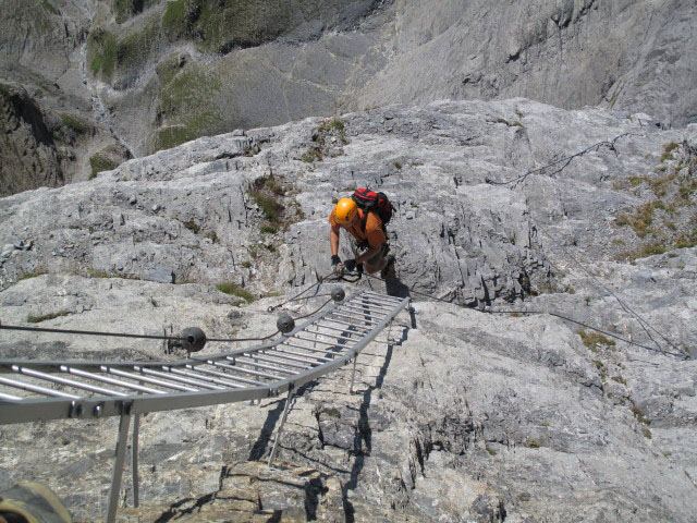 Leukerbad-Klettersteig: Andreas zwischen Hammer und Biwakplatz