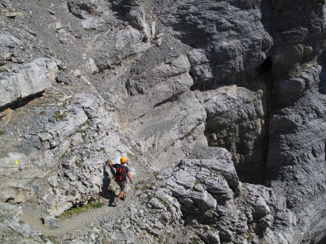 Leukerbad-Klettersteig: Axel zwischen Hammer und Biwakplatz