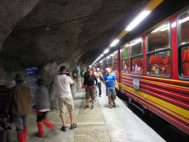 R 543 im Bahnhof Eigerwand, 2.864 m