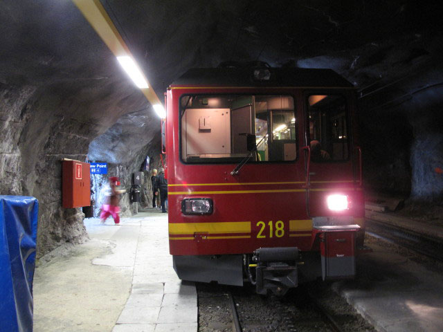 R 543 im Bahnhof Eismeer, 3.158 m