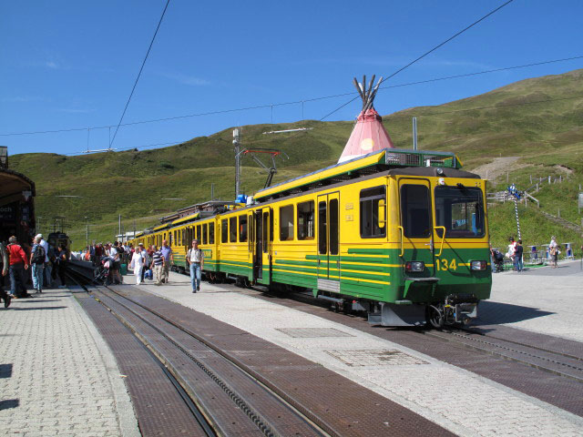 R 446 im Bahnhof Kleine Scheidegg, 2.061 m