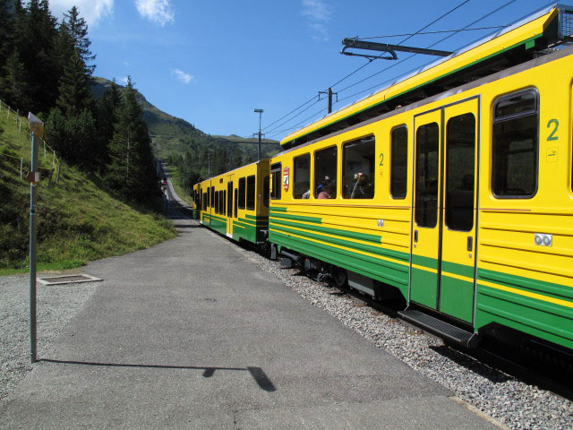 R 446 im Bahnhof Alpiglen, 1.616 m