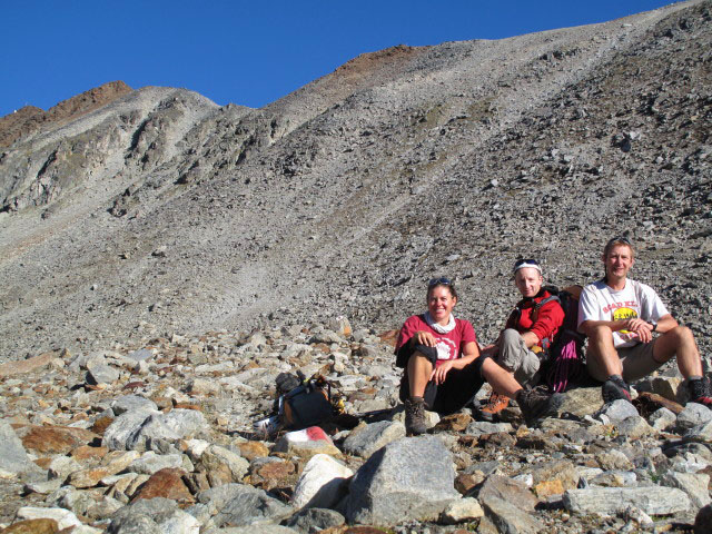 Gudrun, Christoph und ich am Neuen Offenbacher Höhenweg zwischen Vorderer Eiskastenbach und Wurmtaler Kopf (11. Sep.)