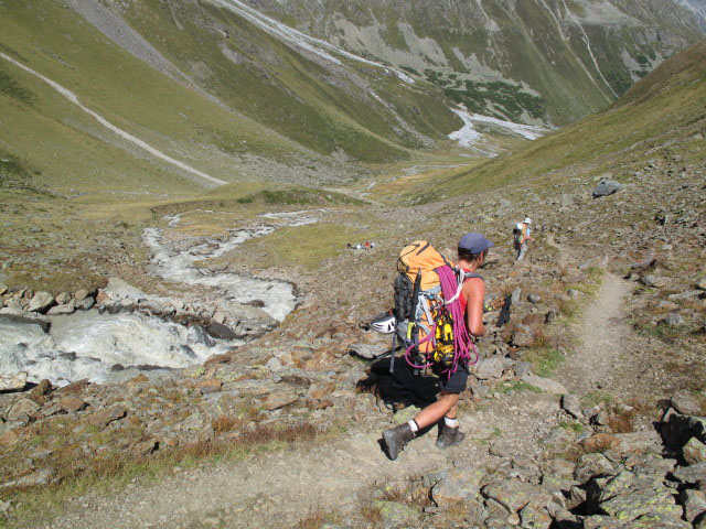 Gudrun und Christoph am Offenbacher Höhenweg zwischen Die Löcher und Rifflsee (11. Sep.)