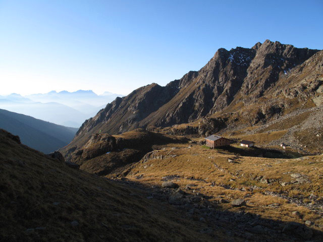 Tiefrastenhütte von Weg 25 aus (2. Okt.)