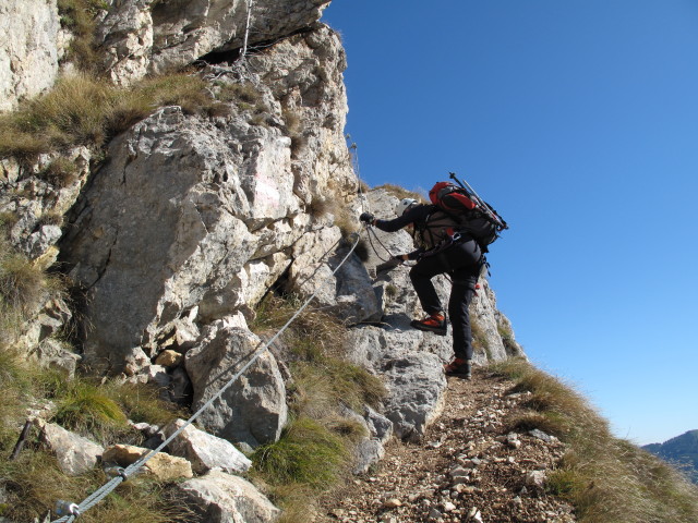 Grete Klinger-Klettersteig: Sonja auf der Rampe (15. Okt.)