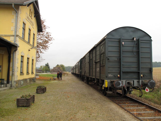 R 16970 'Reblaus-Express' im Bahnhof Geras-Kottaun, 460 m