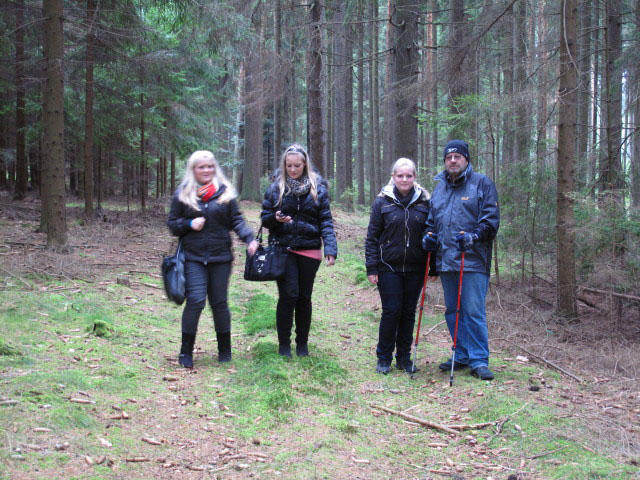 Viktoria, Katharina, Alexandra und Franz am Geißfeld