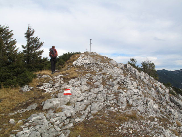 Sonja auf Weg 820 zwischen Mahdlschneid und Dachsteinblick