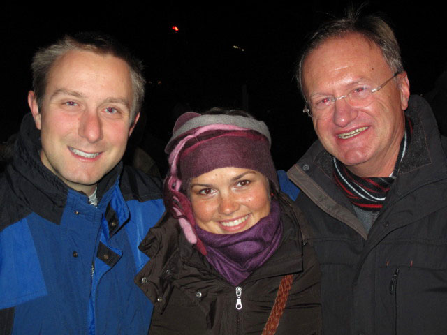 Ich, Monika und Robert bei der Pfarrkirche Süßenbrunn