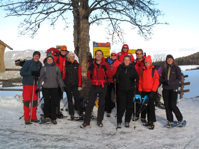 Helmut, Claudia, Peter, Manuela, ich, Gabriela, Stefan, Marion, Michael, Christina und Sonja am Parkplatz Ganzalm (31. Dez.)