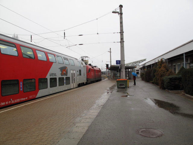 REX 2102 'Blockheide' im Bahnhof Gm&uuml;nd, 499 m