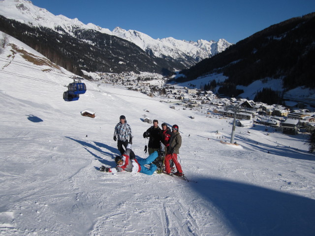 Enrico, Thomas, Markus, ich und Manuel auf der Abfahrt 'Zammermoos - St. Anton' (14. Jän.)