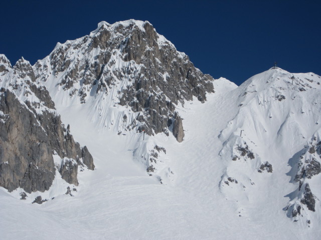 Seegrubenspitze und Karrinnen-Skiroute von der Bergstation des DSL Frau-Hitt-Warte aus