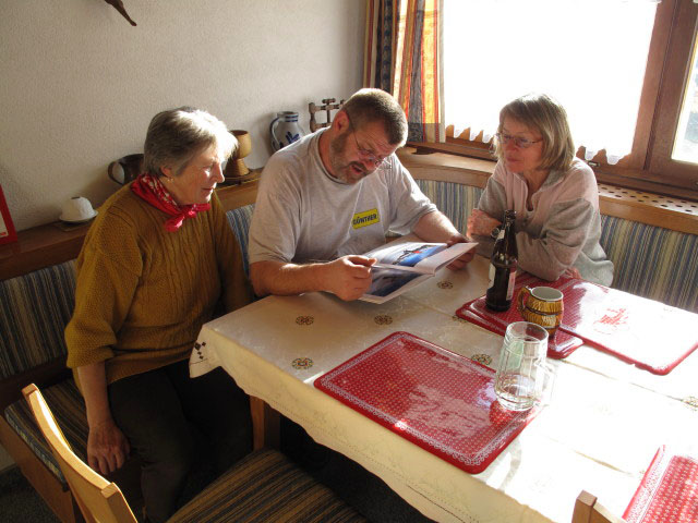 Oma, Franz und Mama in Geras (3. Feb.)