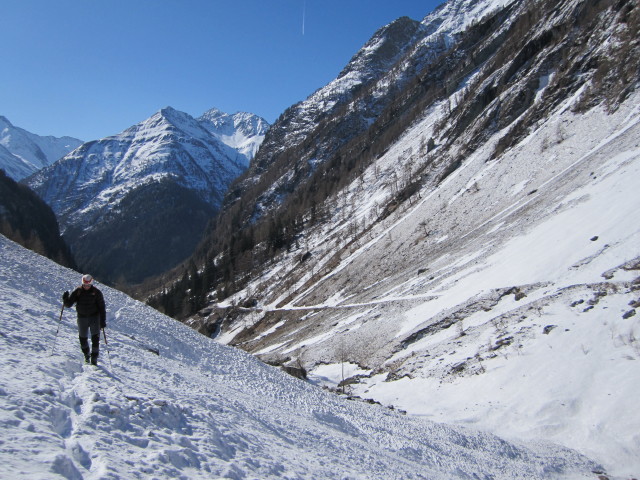 Siegbert zwischen Raststoanebne und Schl&uuml;sselbachle (1. Apr.)