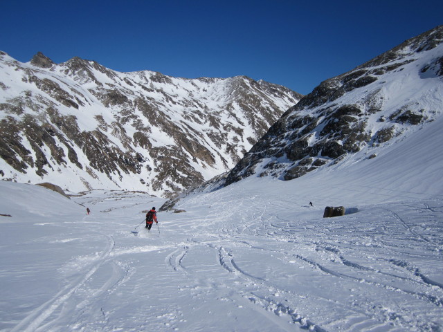 Siegbert, Klaus, Michaela und Klaus zwischen Keesseele und Essener-Rostocker-Hütte (1. Apr.)