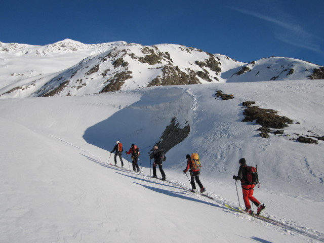 Siegbert, Gudrun, Gerwalt, Christoph und Klaus zwischen Essener-Rostocker-H&uuml;tte und Simonysee (2. Apr.)
