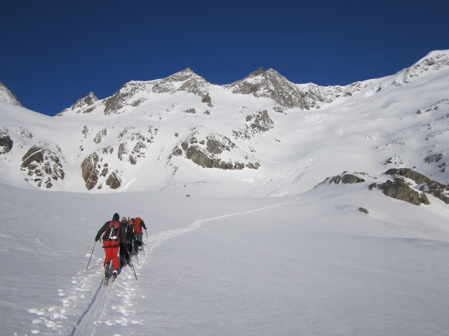 Klaus, Gerwalt, Gudrun und Siegbert zwischen Simonysee und Reggent&ouml;rl (2. Apr.)