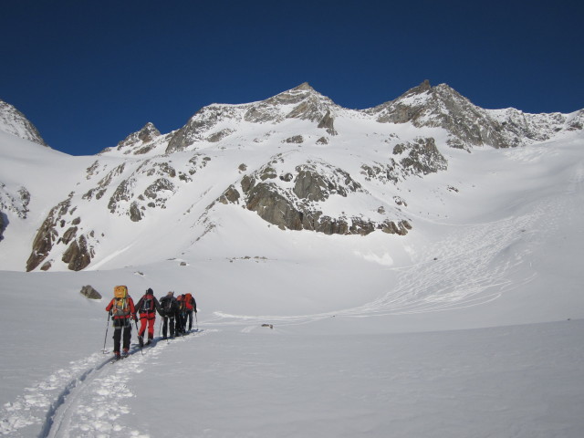 Christoph, Klaus, Gerwalt, Gudrun und Siegbert zwischen Simonysee und Reggent&ouml;rl (2. Apr.)