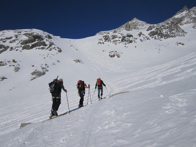 Gerwalt, Gudrun und Siegbert zwischen Simonysee und Reggent&ouml;rl (2. Apr.)