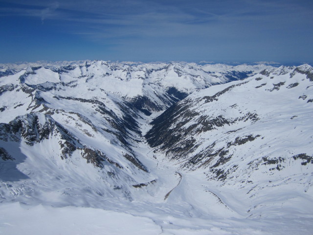 Krimmler Achental von der Westlichen Simonyspitze aus (2. Apr.)