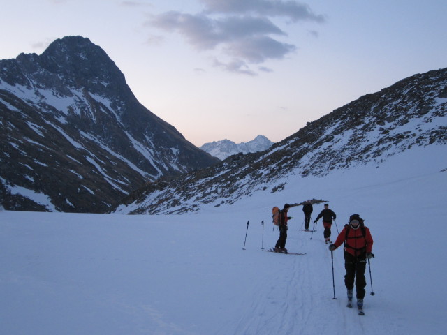 Christoph, Gerwalt, Klaus und Gudrun zwischen Essener-Rostocker-H&uuml;tte und Stredacher Winkl (3. Apr.)
