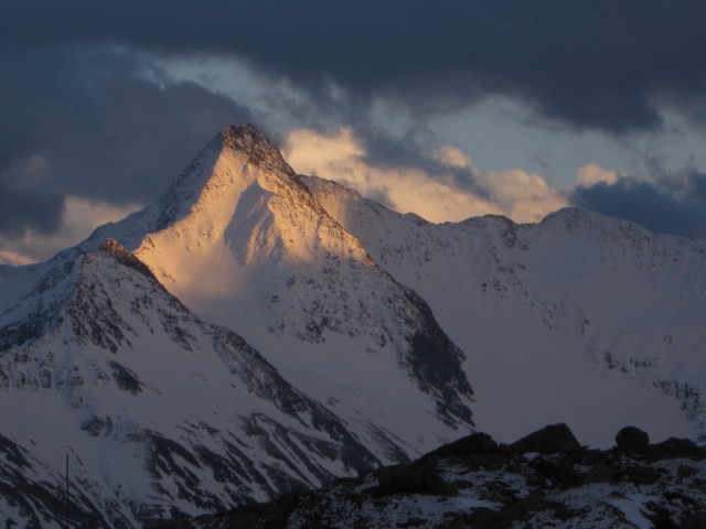 Lasörling von der Essener-Rostocker-Hütte aus (6. Apr.)