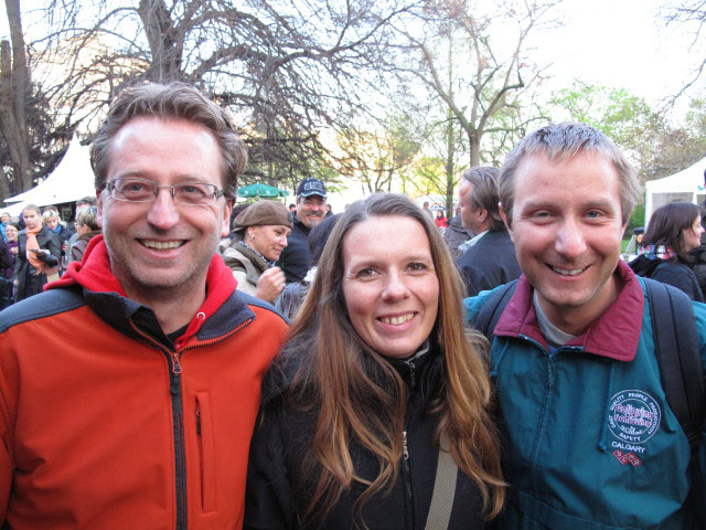 Michael, Marion und ich im Rathauspark (12. Apr.)