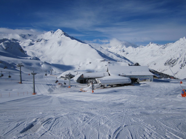 Talstation der Flimjochbahn und Idjochbahn, 2.300 m (19. Apr.)