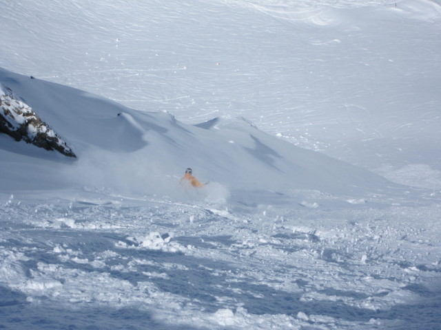 Andreas zwischen Piste 32 und Piste 35 (19. Apr.)