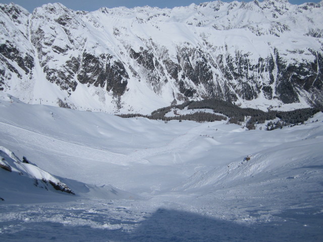 Andreas zwischen Piste 32 und Piste 35 (19. Apr.)