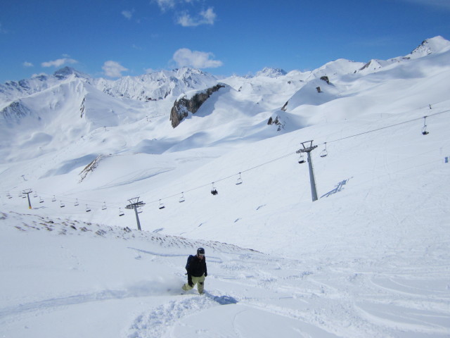 Markus neben der Piste 76 (21. Apr.)