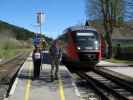 Diana und John im Bahnhof Grünbach am Schneeberg, 557 m