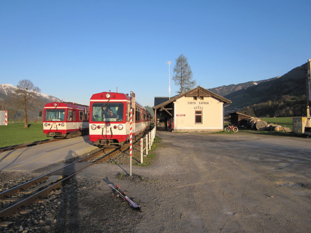 R 3302 und R 3301 im Bahnhof F&uuml;rth-Kaprun, 758 m