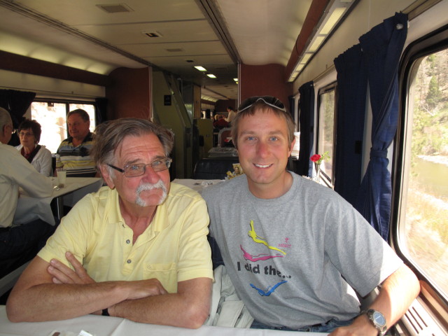 Papa und ich im Dining Car zwischen Granby und Glenwood Springs