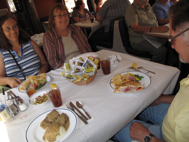 Papa im Dining Car zwischen Granby und Glenwood Springs