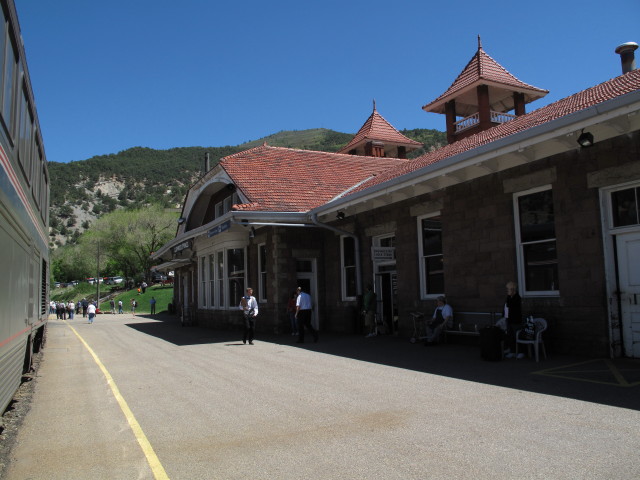 Train No. 5 im Bahnhof Glenwood Springs