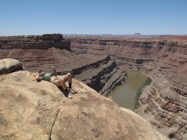 Papa am Colorado River Overlook im Canyonlands National Park, 1.487 m (14. Mai)