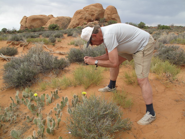 Papa bei der Skyline Arch im Arches National Park (16. Mai)
