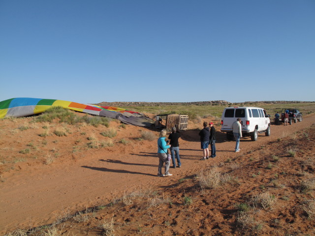 Papa auf der Dubinky Well Road (17. Mai)