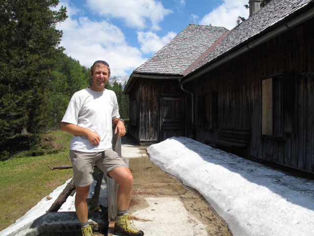 Ich bei der Hanslhütte, 1.468 m (26. Mai)