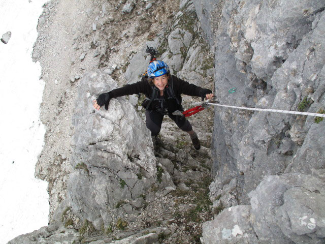 Südostsporn-Klettersteig: Irene im Einstieg (27. Mai)