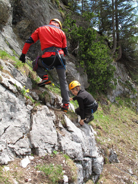 Südöstlicher Übungsklettersteig Prielschutzhaus: Roland und Philipp im Einstieg (27. Mai)
