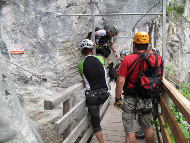 Kitz-Klettersteig: ?, ?, ?, Axel und Josef beim Ausstieg