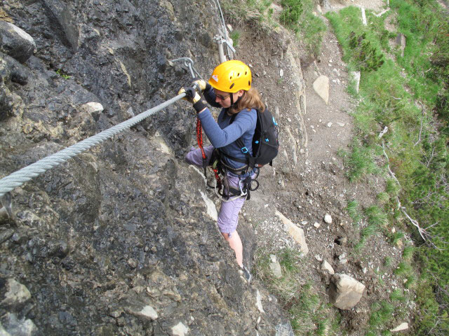 Wasserfall-Klettersteig: Kathrin im Einstieg