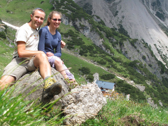 Ich und Kathrin neben Weg 622 zwischen Wasserfall-Klettersteig und Muttekopfh&uuml;tte