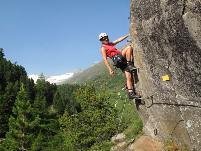 Obergurgler Klettersteig: Gudrun am Beginn der Sektion 3 (30. Juni)