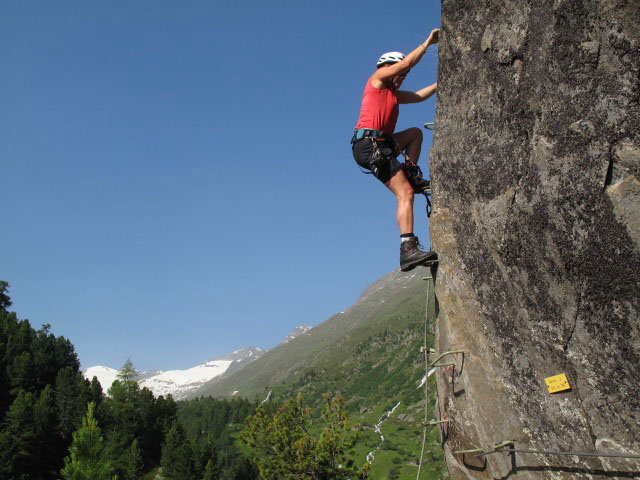 Obergurgler Klettersteig: Gudrun am Beginn der Sektion 3 (30. Juni)