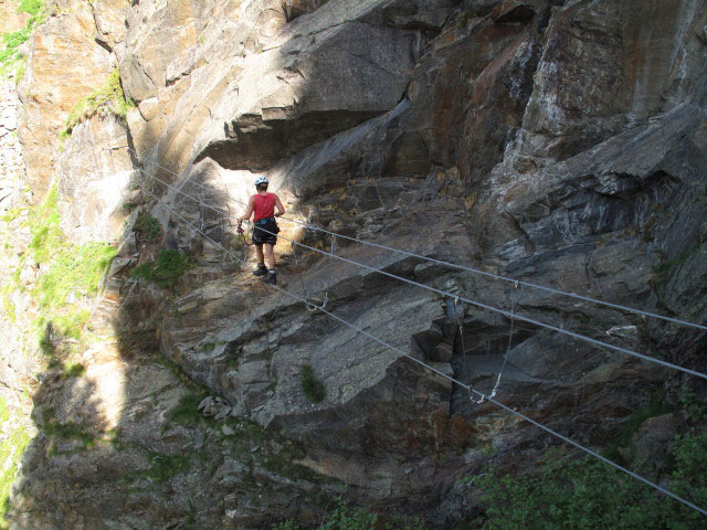Obergurgler Klettersteig: Gudrun auf der zweiten Seilbrücke (30. Juni)